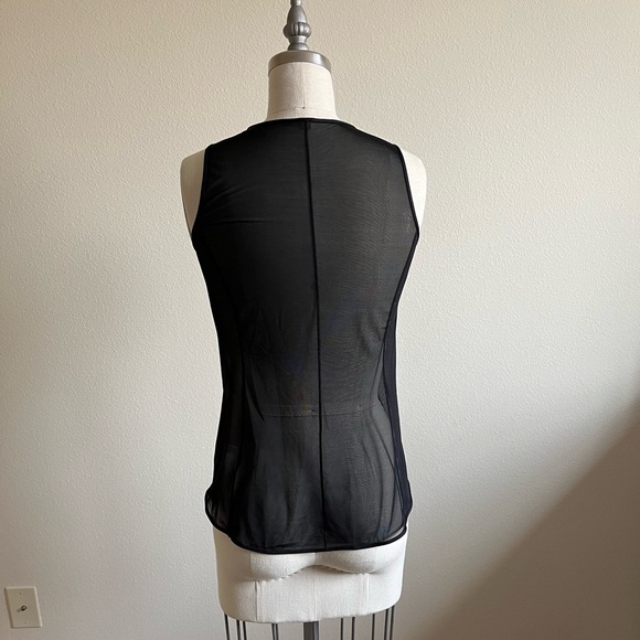 Mame Kuroguchi Uniqlo Top in Black - Picture 6 of 6